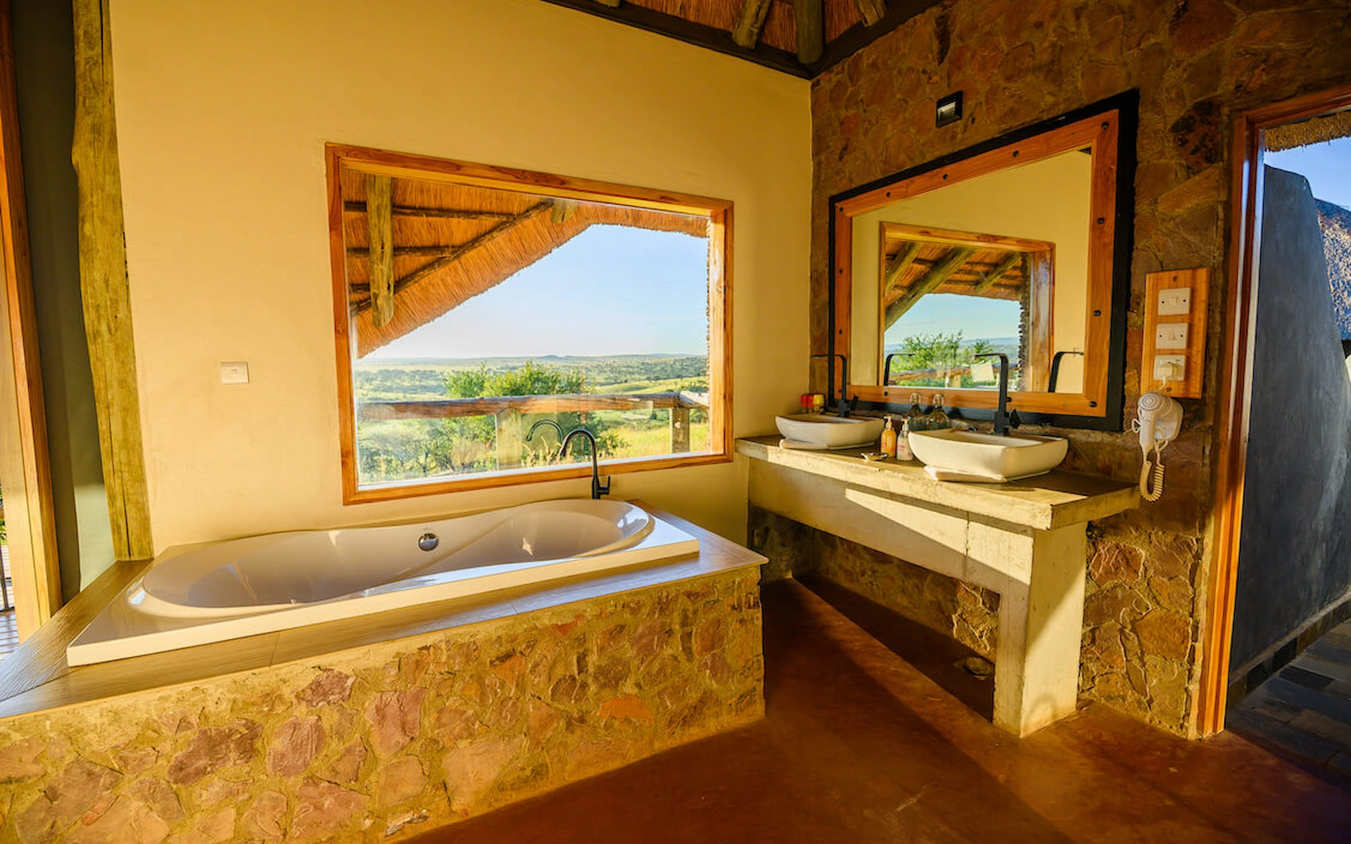 Banagi Safari Lodge 