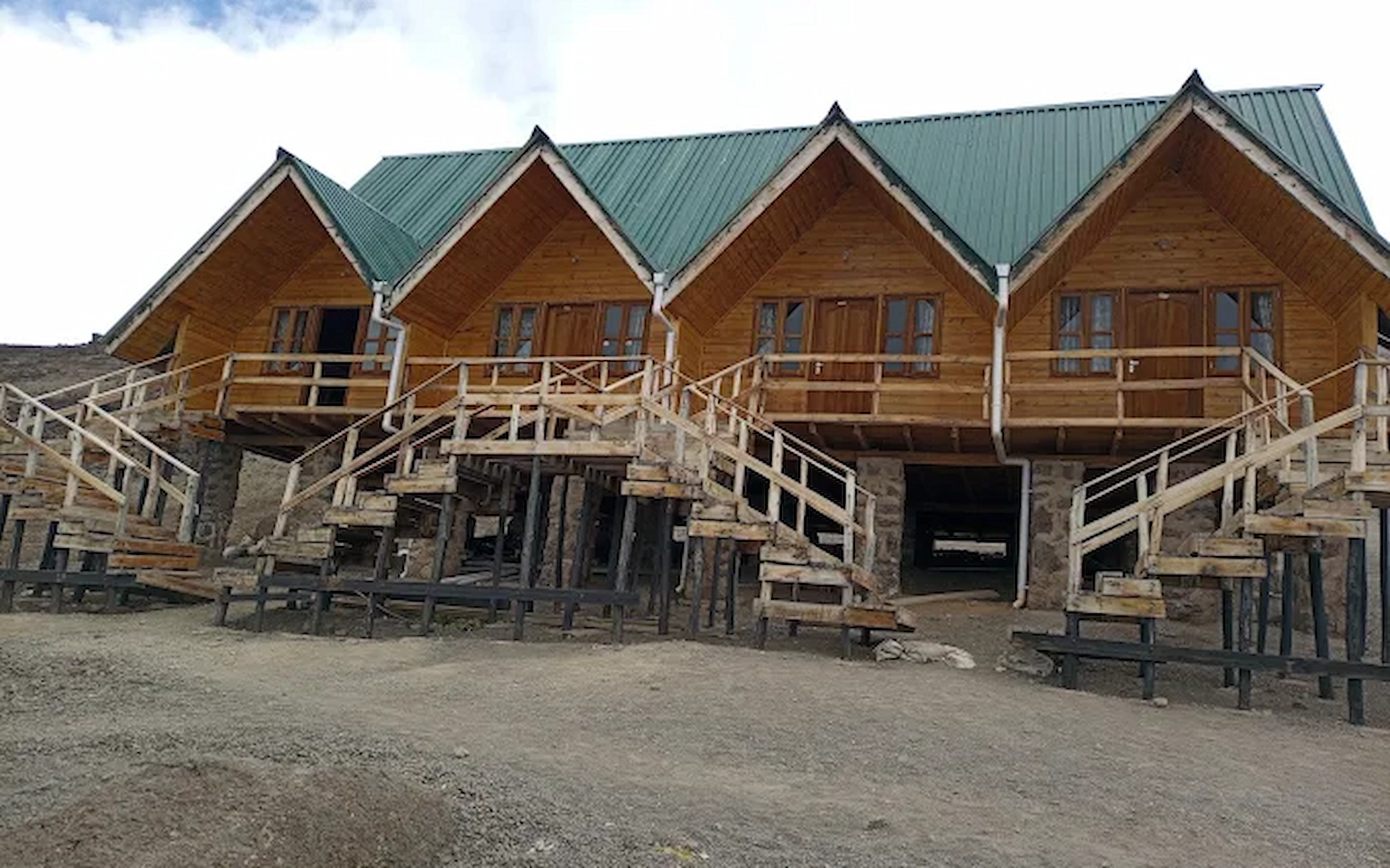 Kibo Hut (4700m) — photo 3
