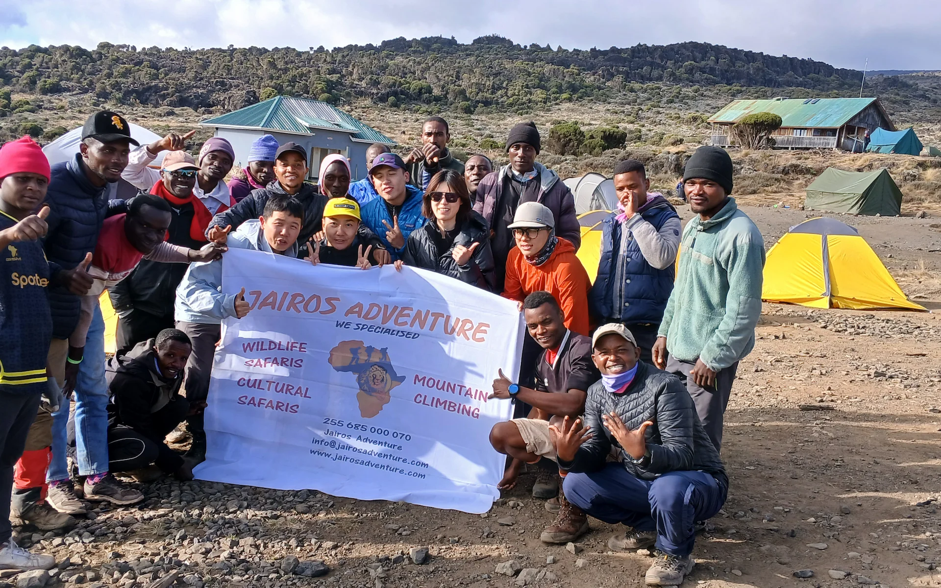 Mawenzi Tan Hut (4330m) — photo 4