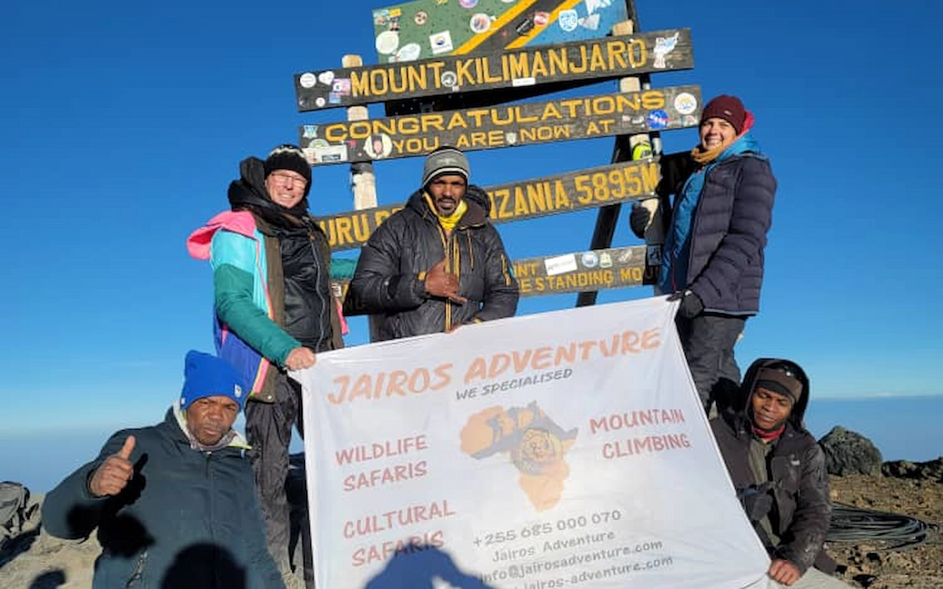 Summit (5,895m) — photo 2