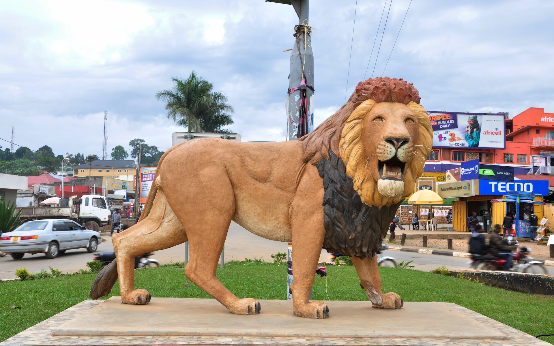  Entebbe – Fort Portal – Rwenzori Mountains
